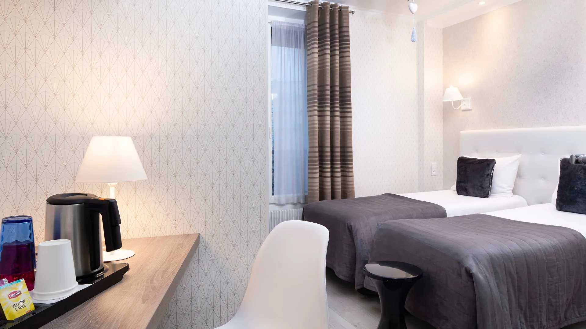 De Geneve 3*